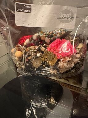 Mixed Costume Jewelry Lot with All Wearables like New. 4 LBS